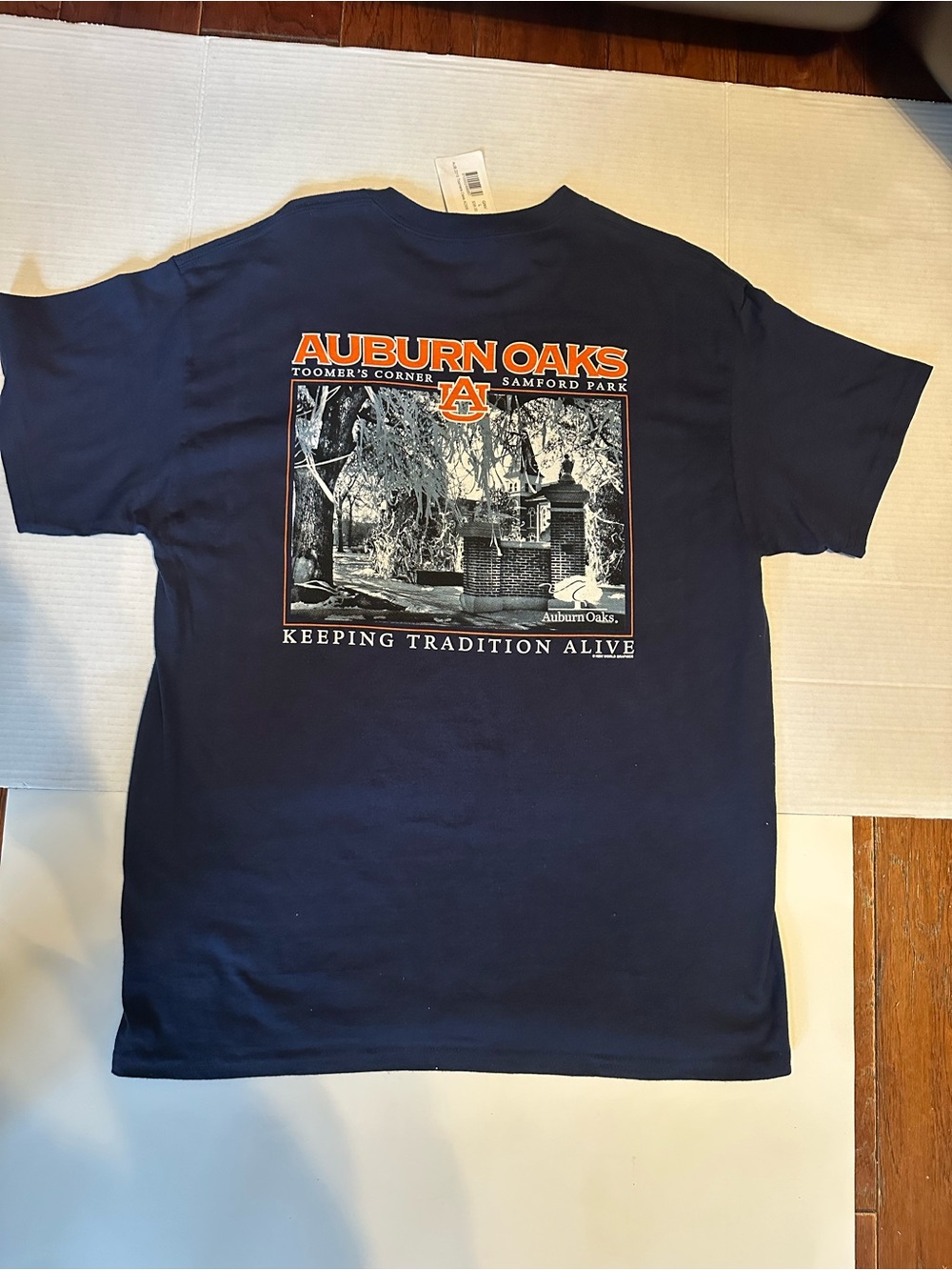 Auburn Tigers Toomer’s Corner Auburn Oaks T-Shirt L NWT